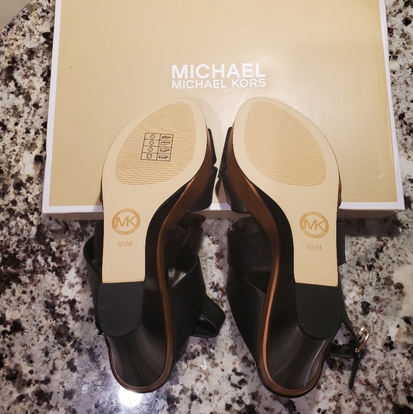Michael, Michael Kors wedge size 8.5 - Picture 5 of 9